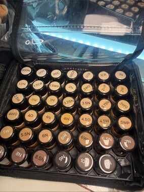 Anastasia Beverly Hills Foundation Set – 41 shades with black travel case